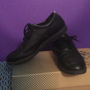 Black Dinkles Marching Shoe